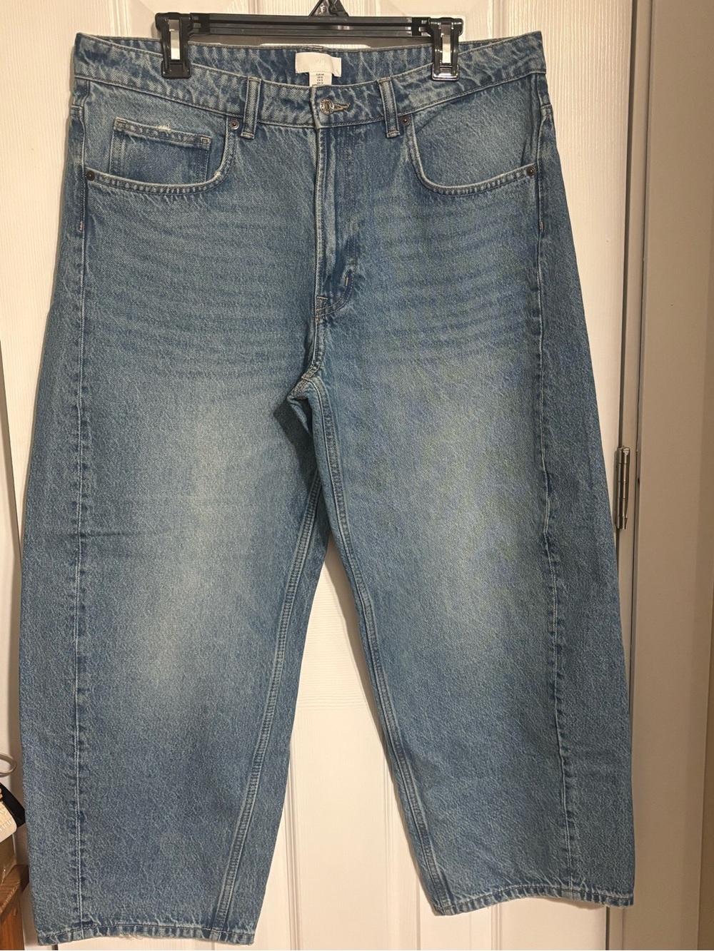 H&M Women’s Medium Blue Denim Barrel leg Jeans
